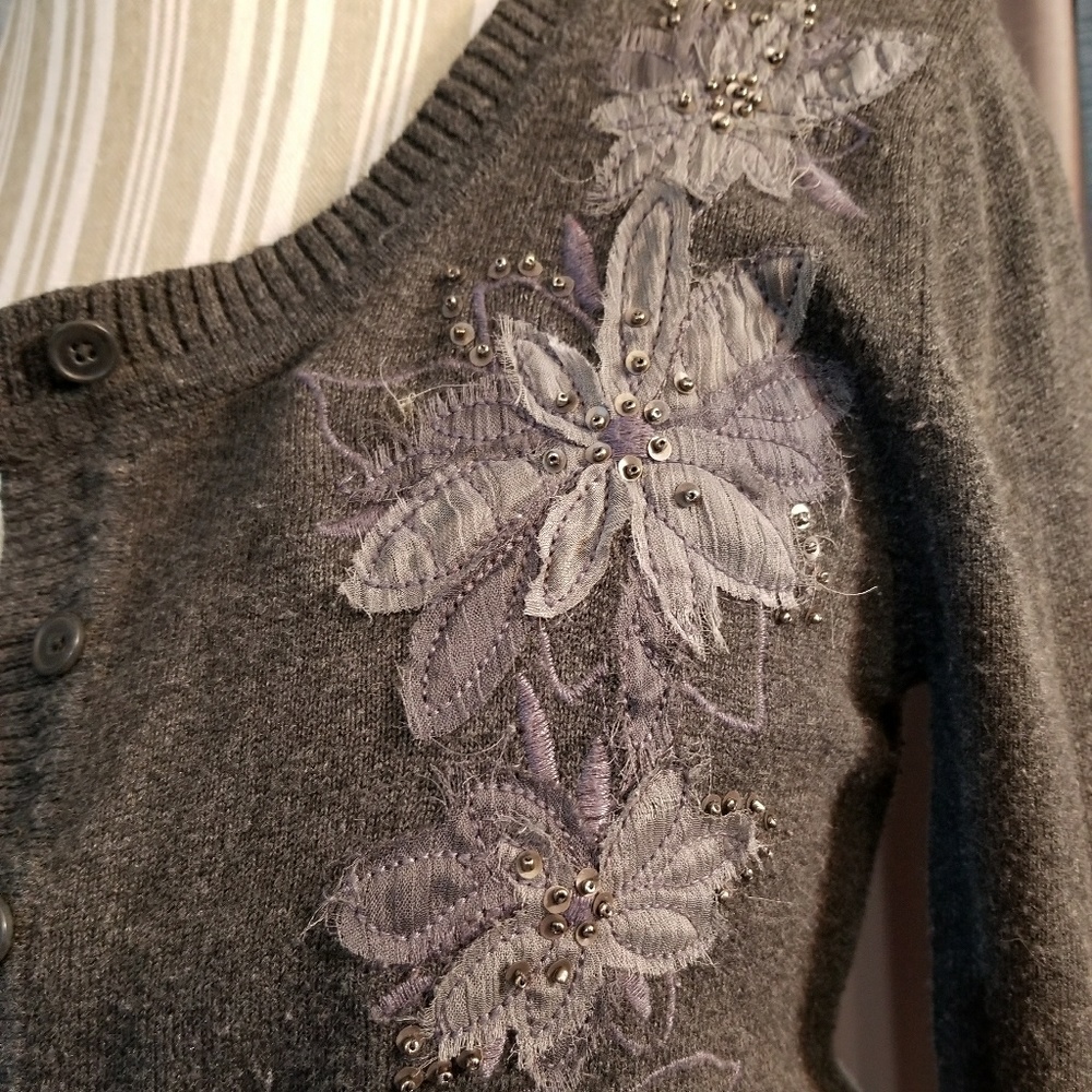 🌻🌺🌻CUTE FLORAL CARDIGAN!! - Picture 4 of 6